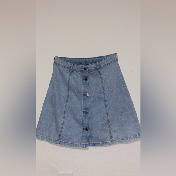 H&M Dresses & Skirts - H&M blue Jean skirt! Size 6!